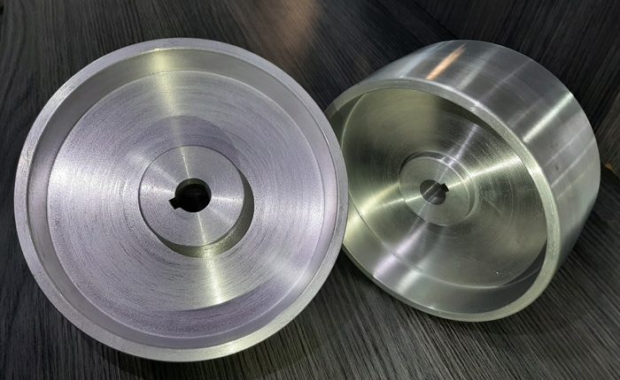 Flat pulleys in aluminum and carbon steel